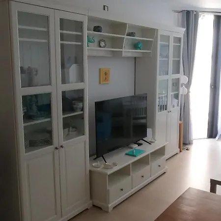 Apartment El Sonando/stylish/minutes From Swim Or Surf/well Equipped